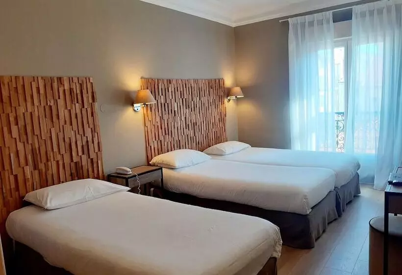 اتاق استاندارد سه نفره, La Villa Tosca