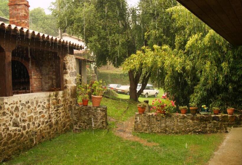 بنجلو قياسى, Palacio De Libardon