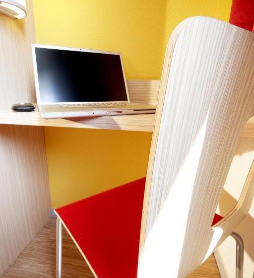 Номер Стандарт Трехместный, Premiere Classe Paris Ouest Nanterre La Defense