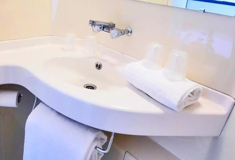 اتاق استاندارد سه نفره, Premiere Classe Paris Ouest Nanterre La Defense