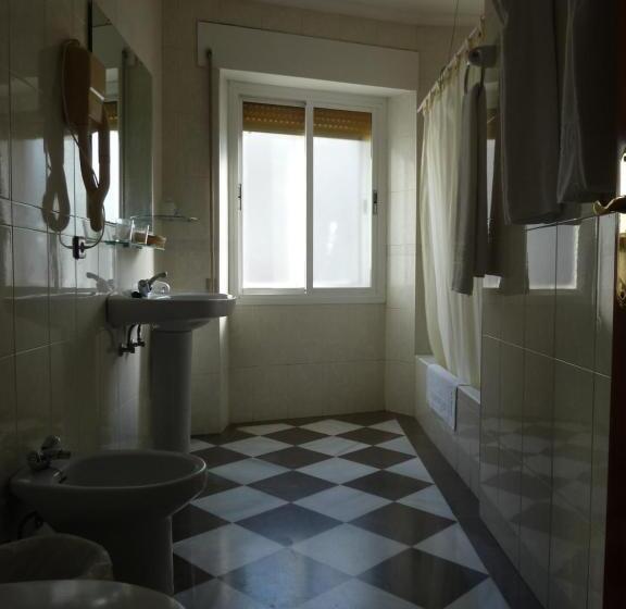 غرفة قياسية, San Pedro