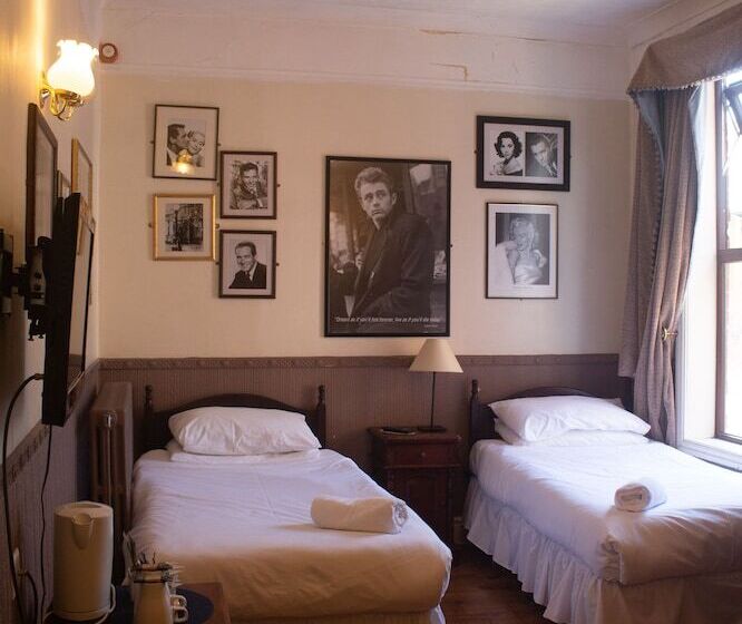 スタンダードルーム, The Butlers