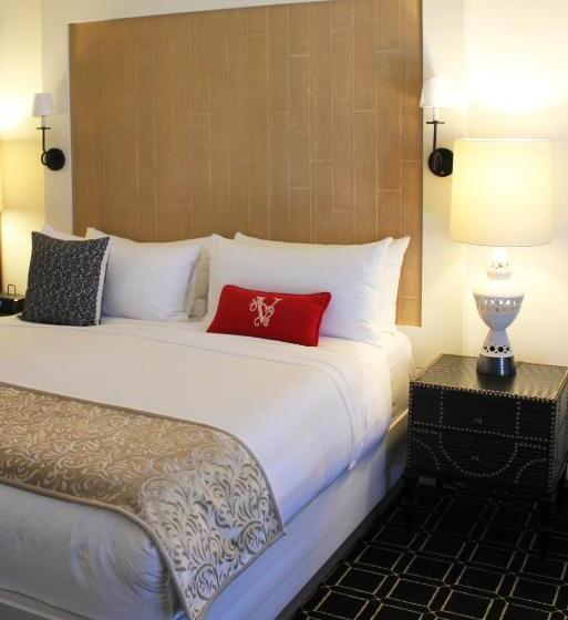 Deluxe Szoba Kind Size Bed, Valencia Santana Row
