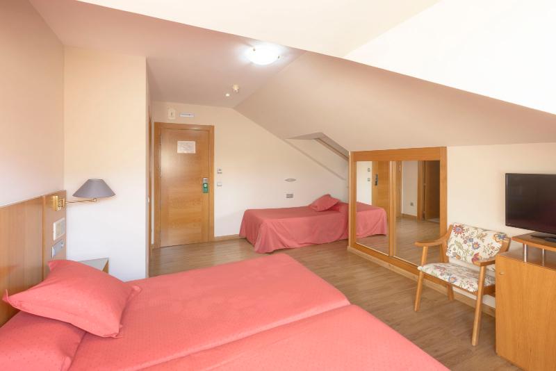 标准三人间, Villa De Llanes