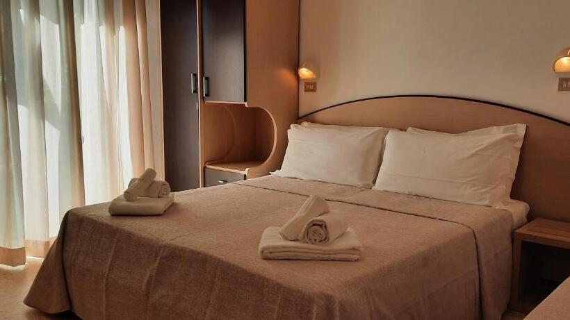 اتاق استاندارد سه نفره, B&b Hotel Serenità