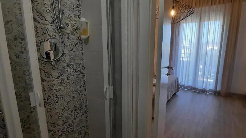 スタンダード４人部屋, B&b Hotel Serenità