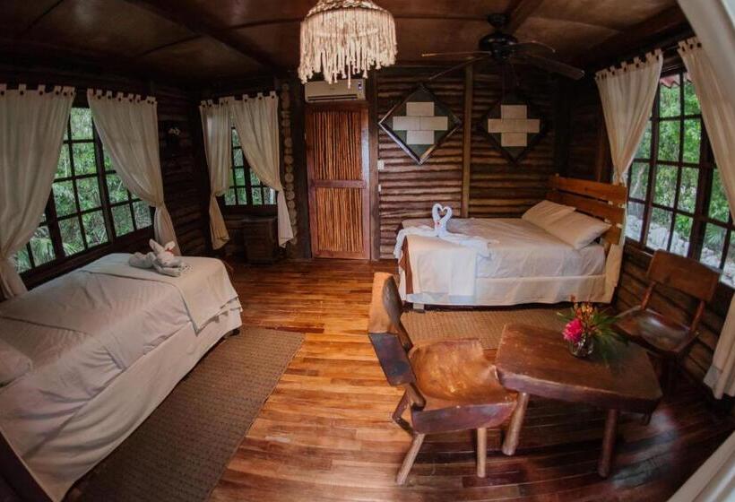 غرفة قياسية مزوَّدة بتراس, El Chital