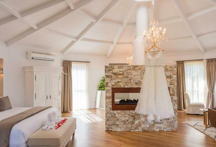 סוויטה מלכותית, Austinvilla Estate