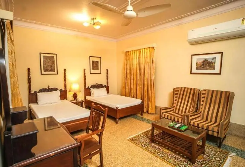 Chambre Deluxe, Nilambag Palace