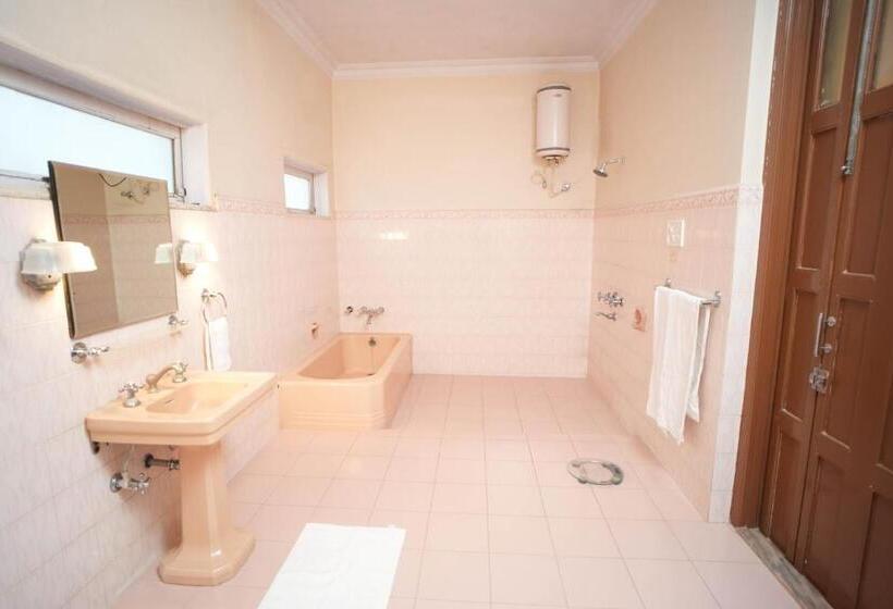 חדר סטנדרט עם מרפסת, Nilambag Palace