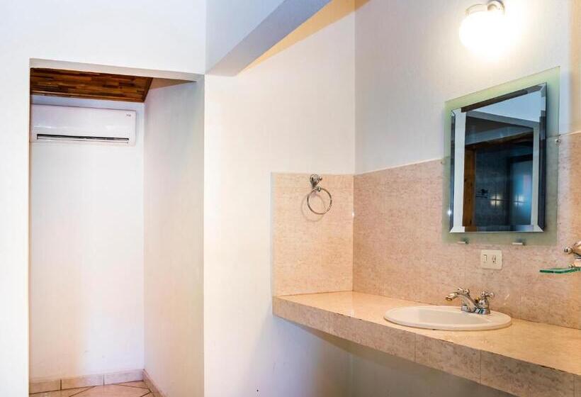 غرفة قياسية, Paraje Santa Cruz