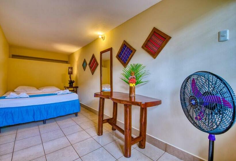 اتاق استاندارد با سرویس بهداشتی مشترک, Paradiso Hostel