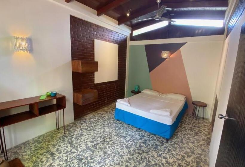 اتاق سوپریور, Paradiso Hostel