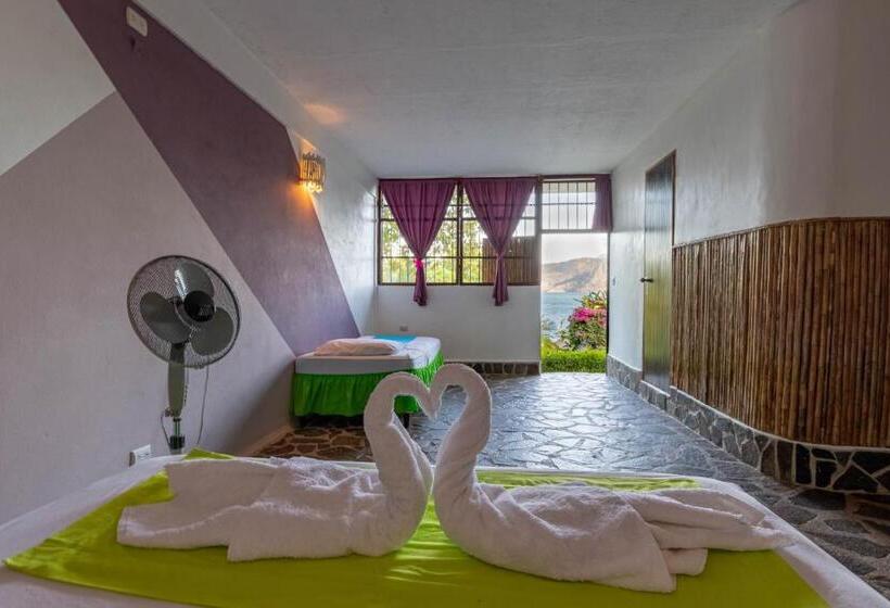 اتاق خانوادگی, Paradiso Hostel