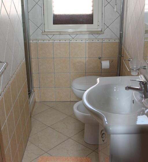 غرفة قياسية رباعية, Camere A Chiazza Realmonte