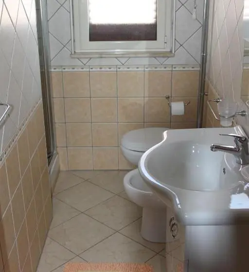 スタンダード４人部屋, Camere A Chiazza Realmonte