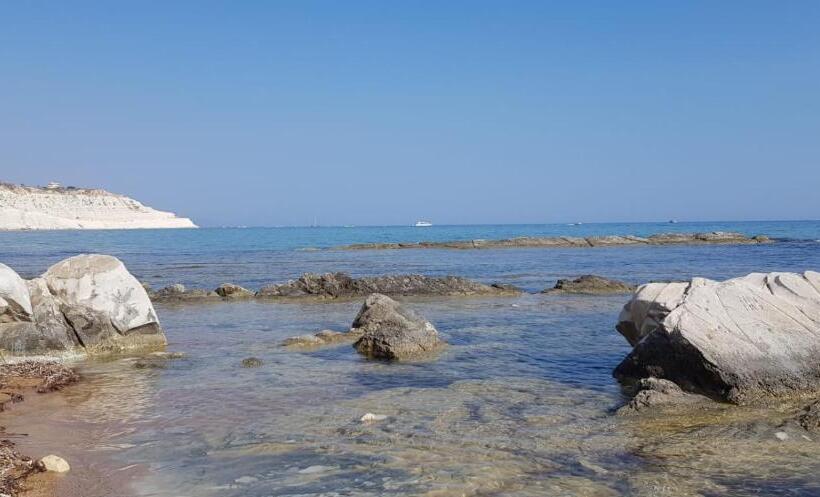 غرفة قياسية مزوَّدة بشُرفة, Camere A Chiazza Realmonte