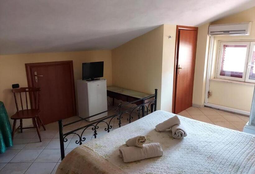 غرفة قياسية, Camere A Chiazza Realmonte