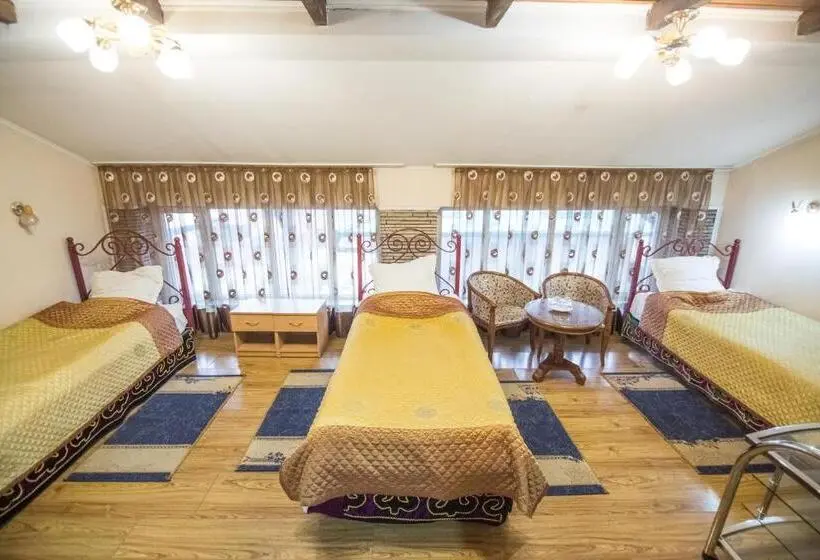 اتاق استاندارد سه نفره, Eco House