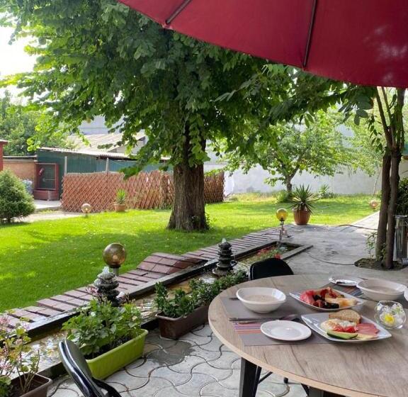 اتاق استاندارد سه نفره, Eco House