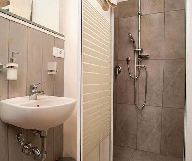 غرفة قياسية, Locanda Villa Naumanni