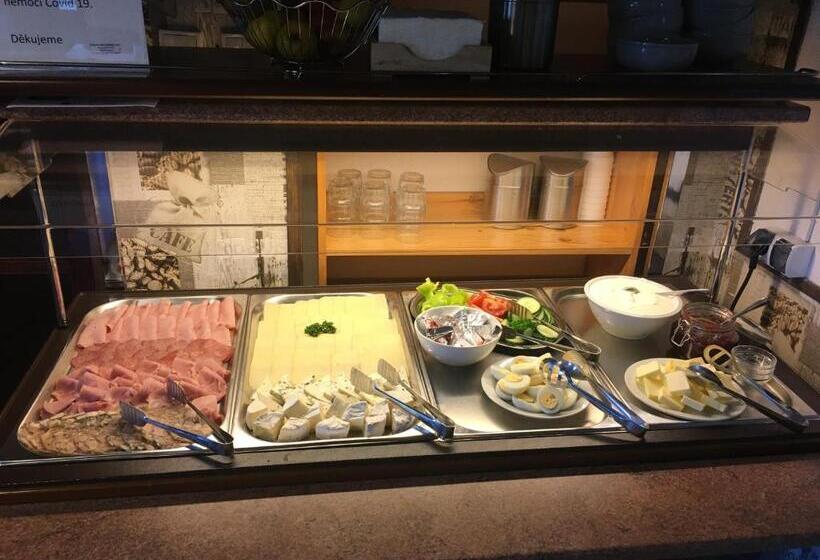 Номер Стандарт Трехместный, Pension Horalka