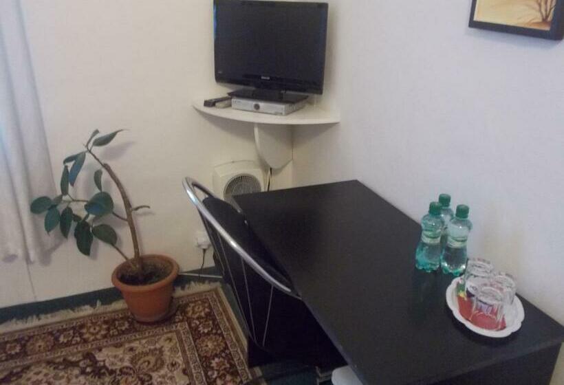 غرفة قياسية, U Hroznu