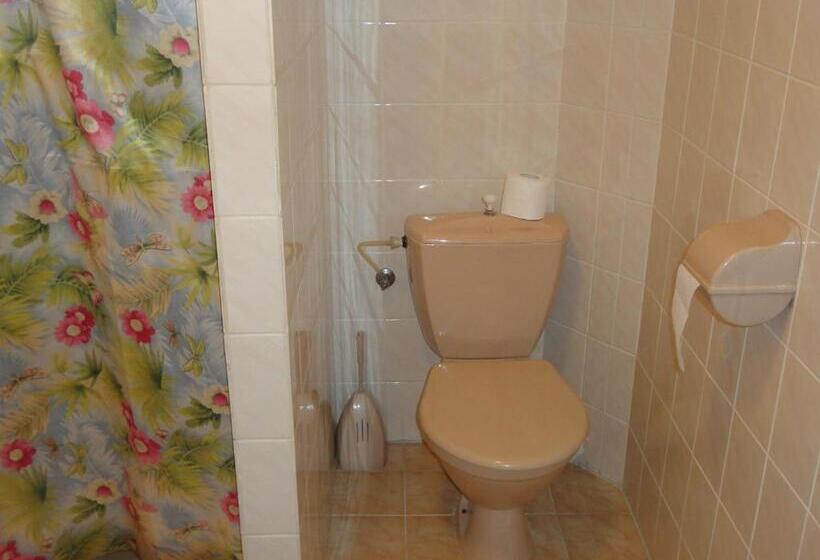 غرفة قياسية ثلاثية, U Hroznu