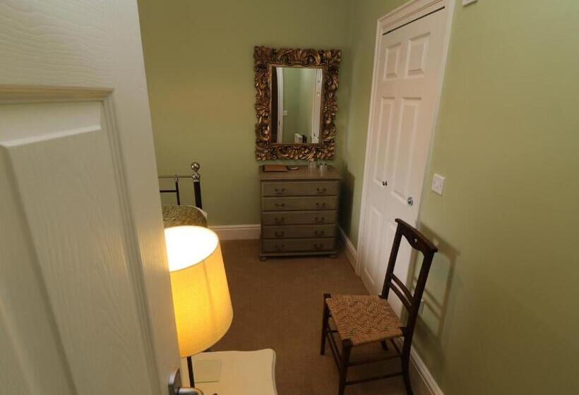 Номер Стандарт, Inglenook Guest House