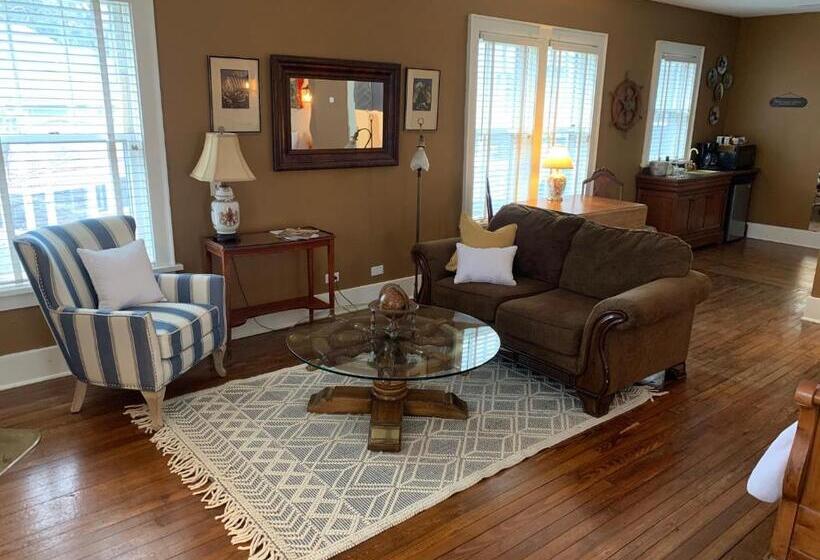 带大床的套房, The Inn At Union Pier