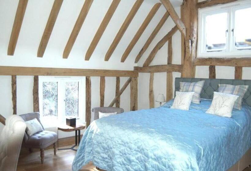 غرفة سوبيريور, The Red Cow