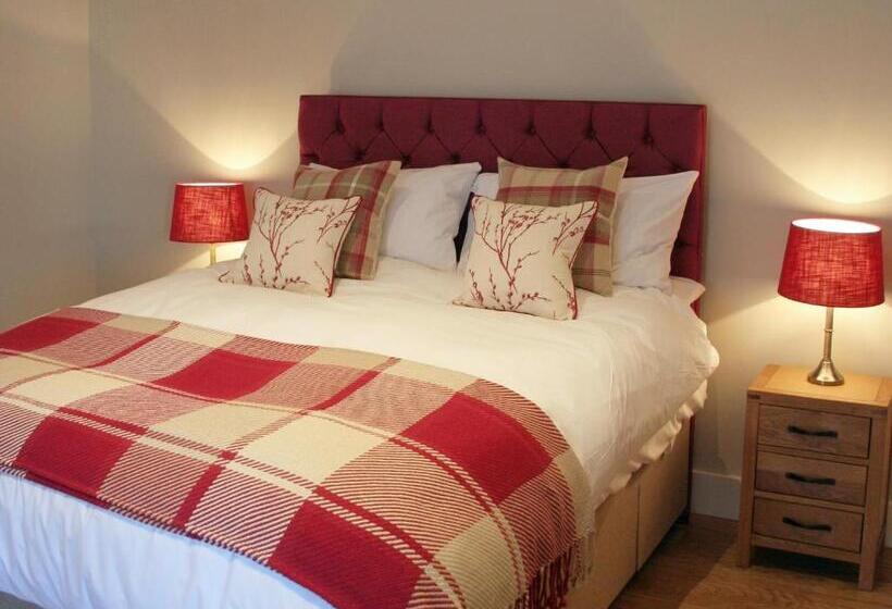 غرفة قياسية, The Red Cow