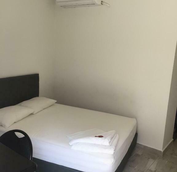 חדר סטנדרט, Ozzy