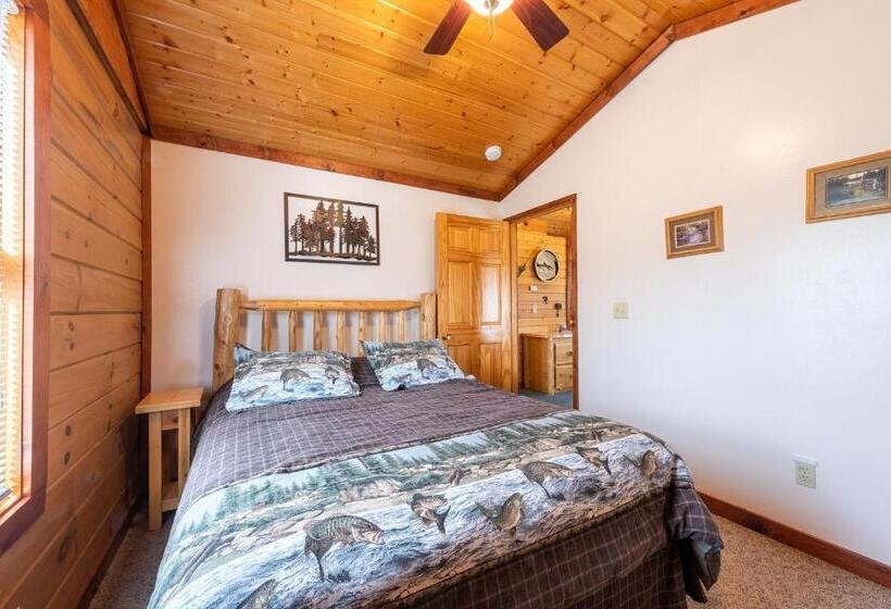 جناح عائلي, Spur Of The Moment Ranch