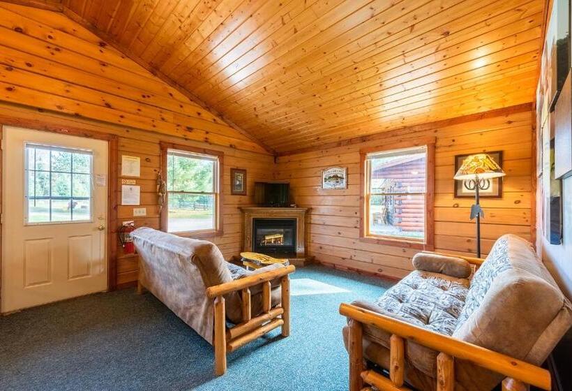 جناح عائلي, Spur Of The Moment Ranch