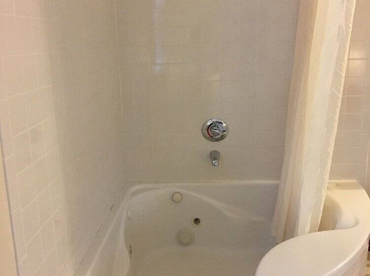 جناح مزود بجاكوزى, The North Star Inn