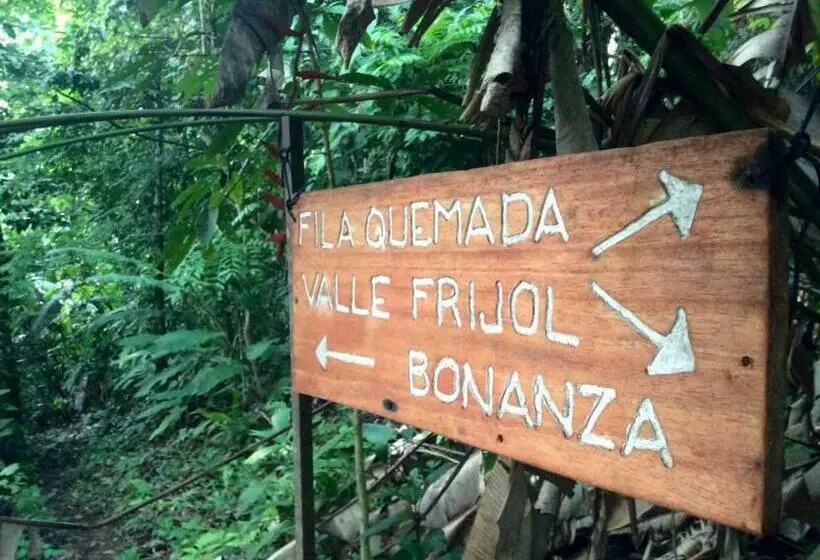 デラックスルーム, Bolita Trails And Lodging