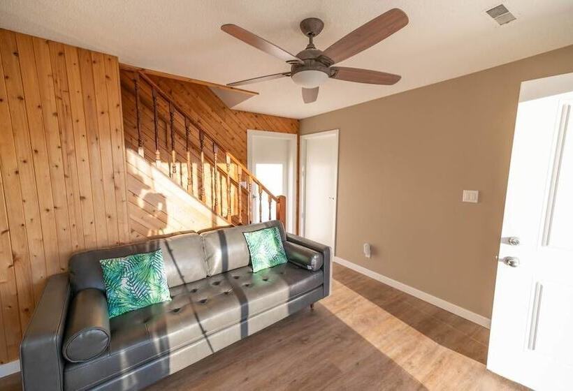 패밀리 룸, Misty Mountain B&b