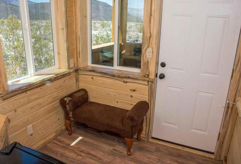 Хижина, Panamint Springs Motel & Tents