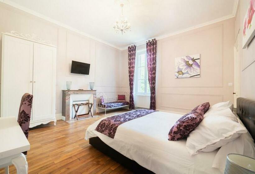 Номер Стандарт, Château De Baillant Futuroscope