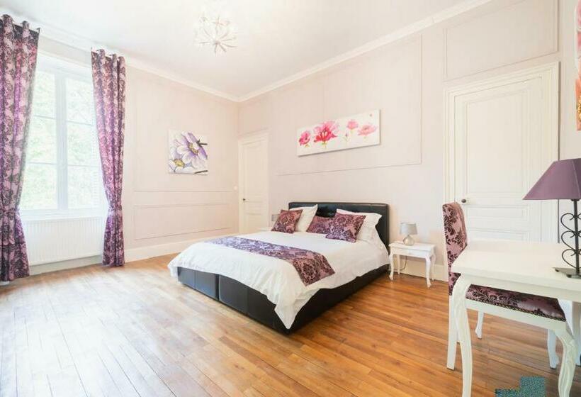 Номер Стандарт, Château De Baillant Futuroscope