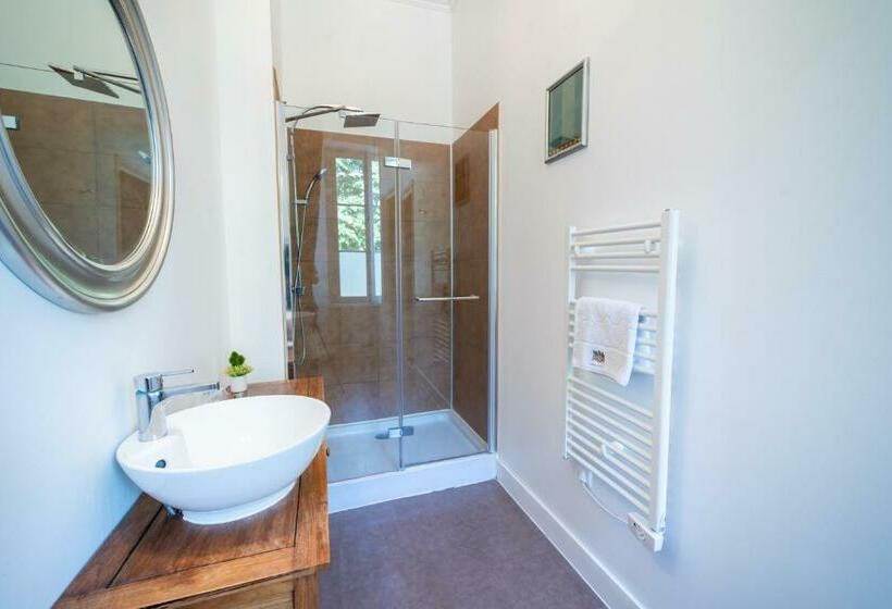 Номер Стандарт, Château De Baillant Futuroscope