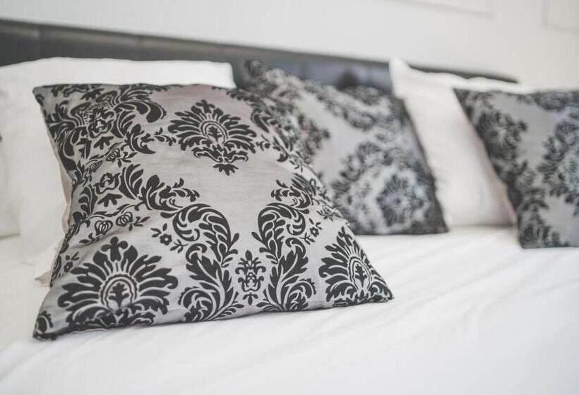 Номер Стандарт, Château De Baillant Futuroscope