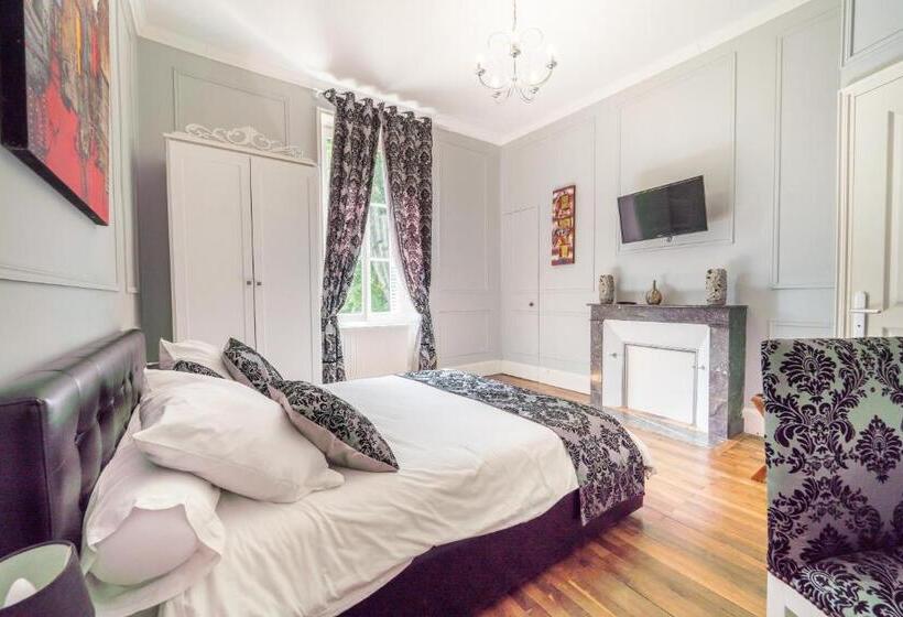 Номер Стандарт, Château De Baillant Futuroscope