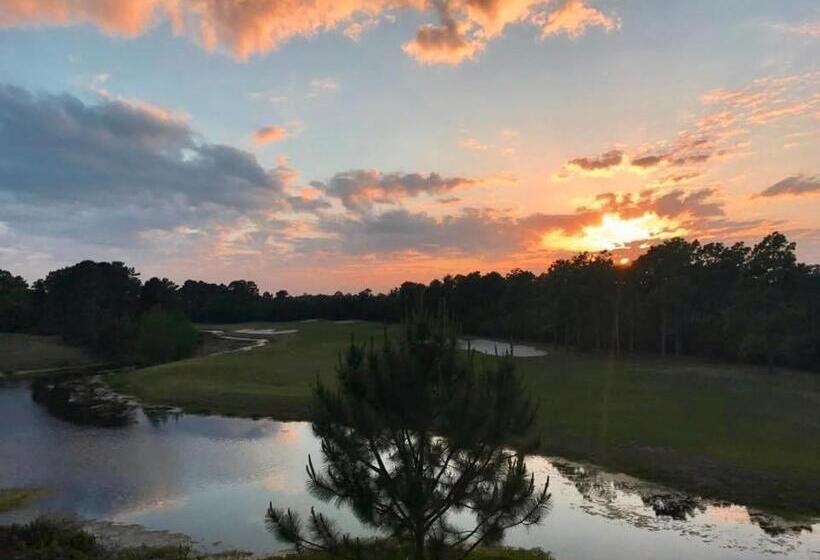 スタンダードスタジオ, St James Bay Golf & Pickleball Resort