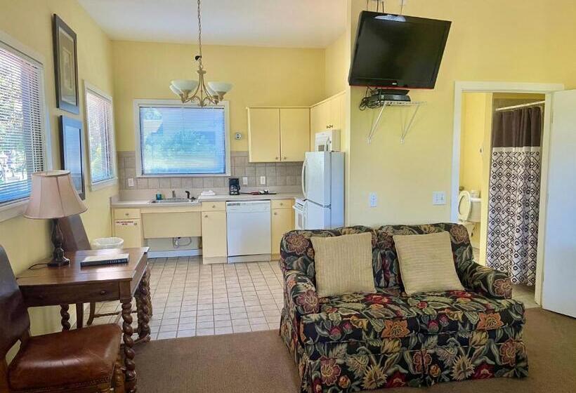 إستوديو قياسى, St James Bay Golf & Pickleball Resort