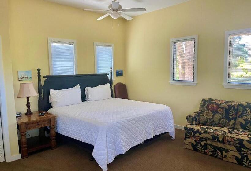 إستوديو قياسى, St James Bay Golf & Pickleball Resort