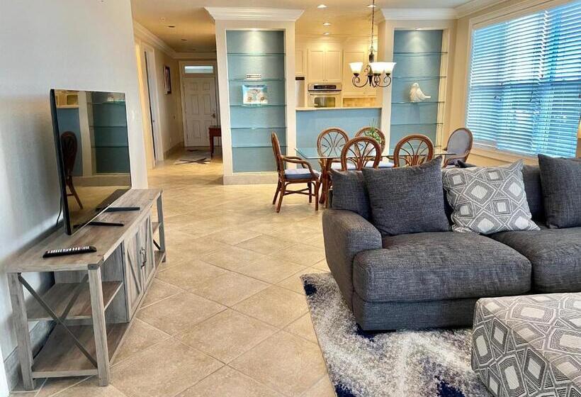 غرفة قياسية ثلاثية ذات اطلالة, St James Bay Golf & Pickleball Resort