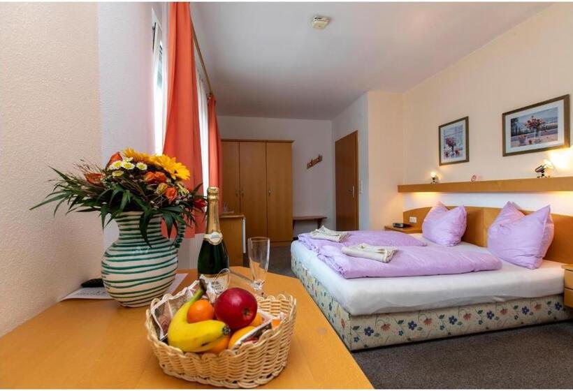 家庭间, Gasthof Weingrill