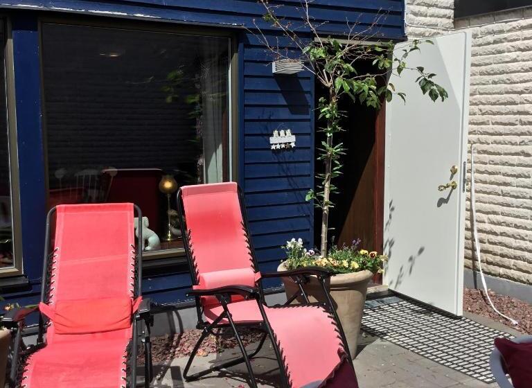 חדר משפחתי נוף לגינה, Easter Bay